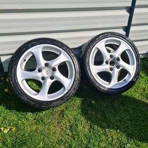 2 Genuine Porsche Boxster / 911 twist alloys turbo