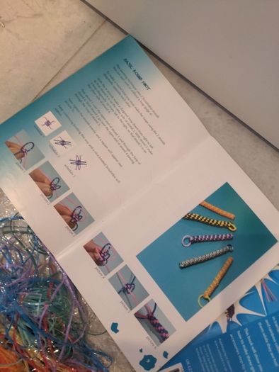 Scoubidou / Skoobies bands,clips and books