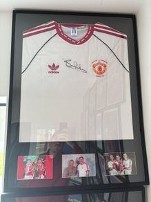 Bryan Robson signed shirt