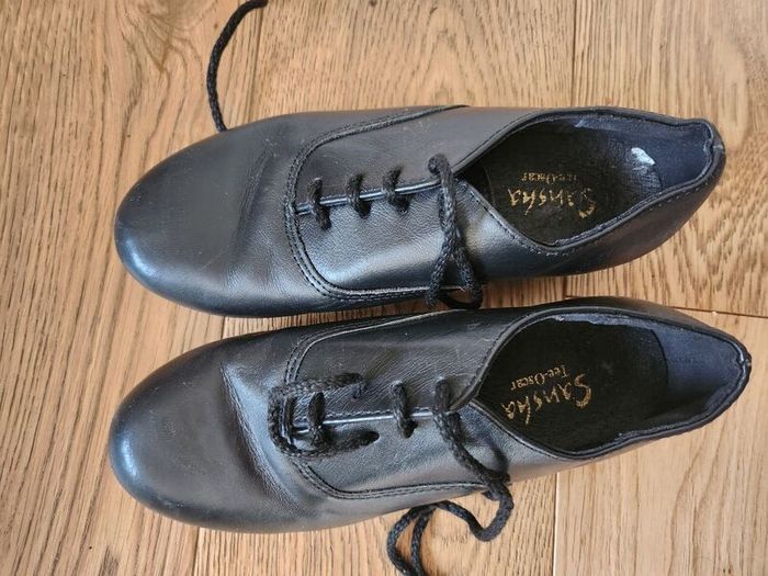Tap dancing shoes boys/girls