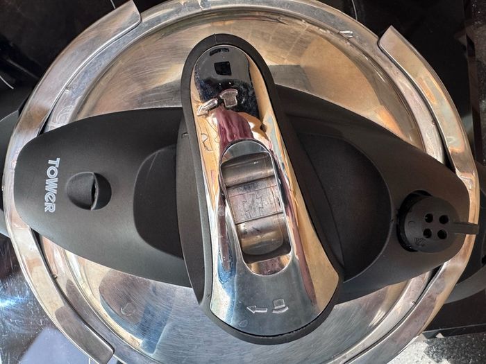 pressure cooker Tower 4 liter (perfect condition)
