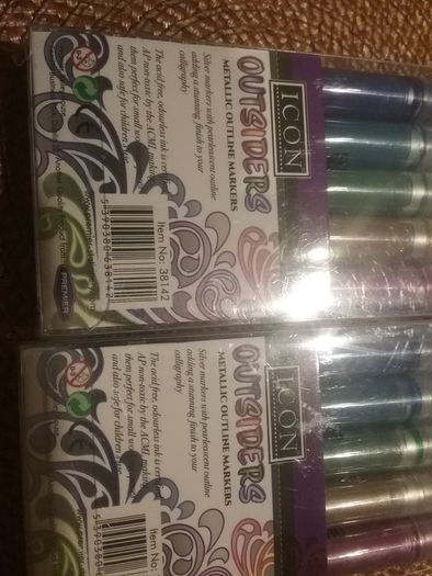 New outsiders Metallic markers 2 packs of 5