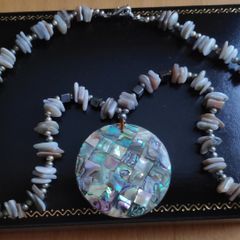 Abalone shell pendant necklace