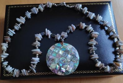 Abalone shell pendant necklace