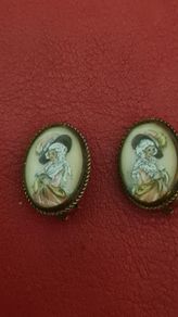 Thomas Mott Clip On Earrings Mid Century Hand Painted Georgian Lady In Hat.