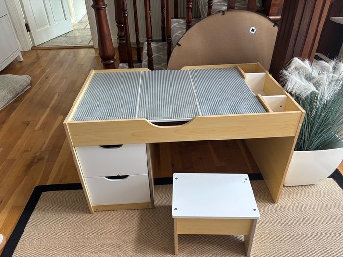 lego table and chair