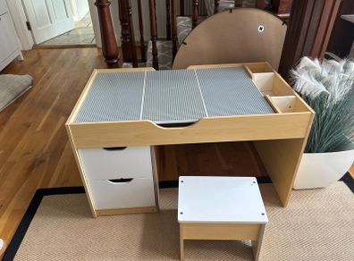 lego table and chair