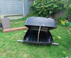 Roof box