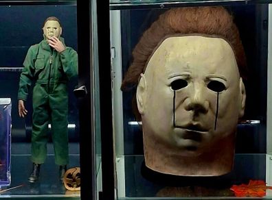 halloween 2 figure 1/6  ( like hot toys ) and mask