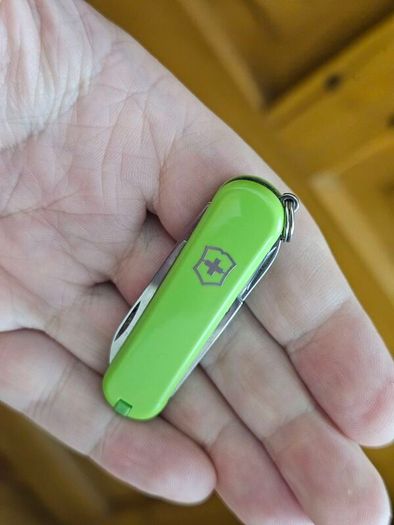 Victorinox Classic Sd 58mm Swiss Army Knife