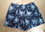 Oasis ladies shorts size 10