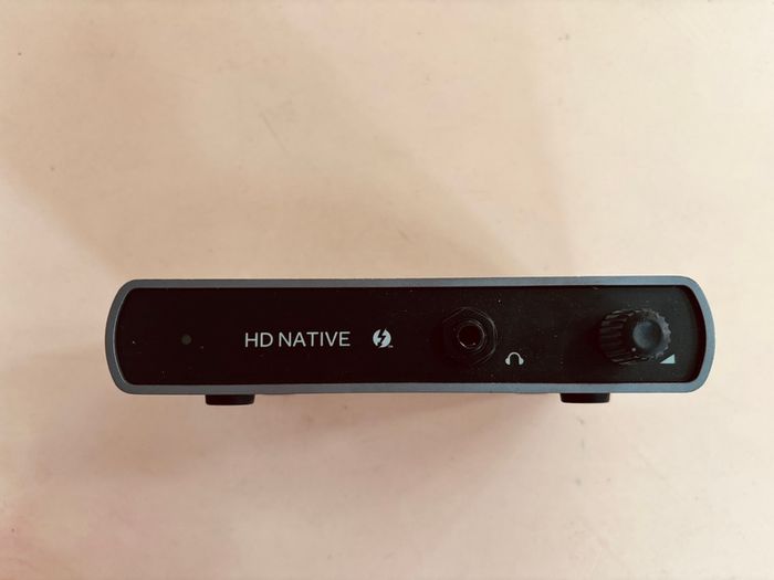 Avid HD Native Thunderbolt Interface w/ DigiLink Mini & Thunderbolt Cable