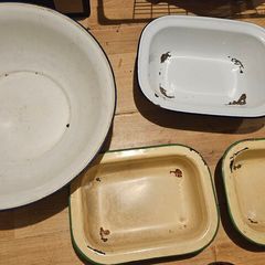 4 Enamel Bowls