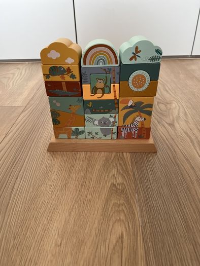 Wooden stacking toy