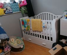 Baby cot/ toddler bed