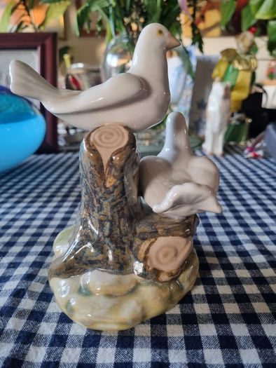 Tengra Spain porcelain - figurine of two doves