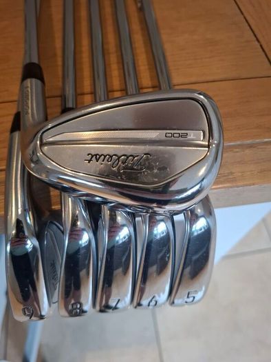 Titleist t200