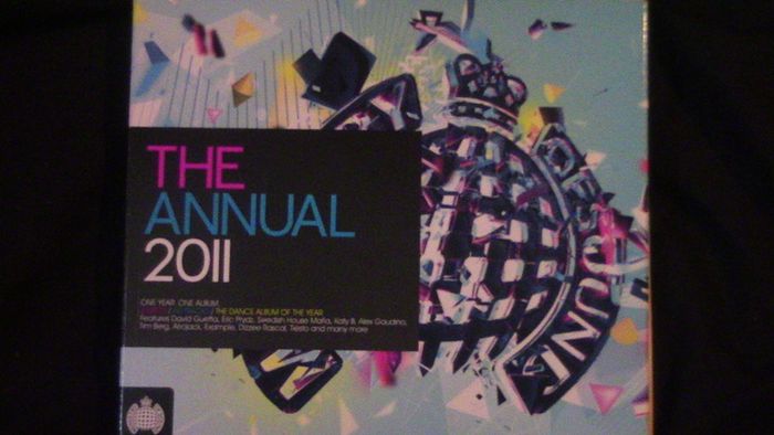The Annual 2011 - 3 x CDs ( Dizzee Rascal, Swedish House Mafia, Underworld, etc.)