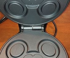 Waffle maker