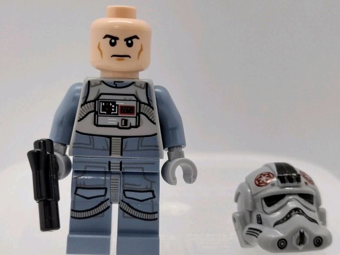 Lego AT AT DRIVER Minifigure Lego Star Wars Lego Minifigure