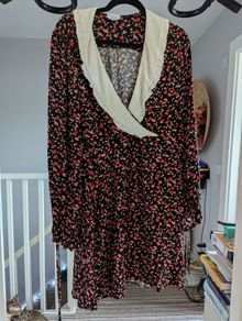 Sweetheart white collar dress