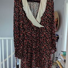 Sweetheart white collar dress
