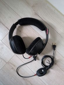 Platronics gaming headphone with mic
