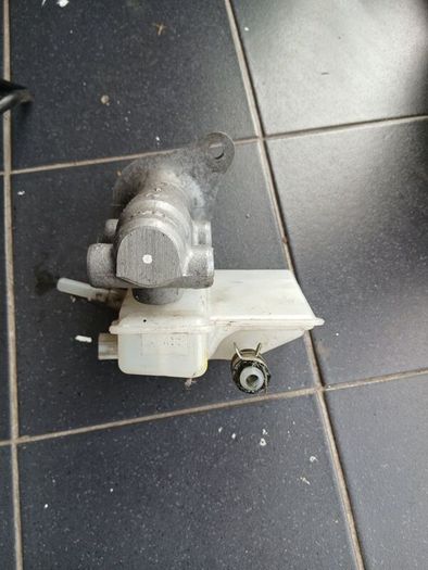 master brake cylinder
