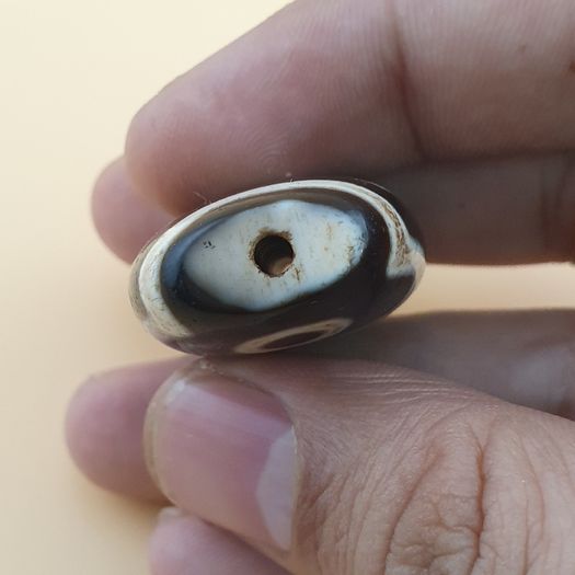 Vintage 3 Eyes Himalayan Tibetan Agate Dzi Bead Amulet