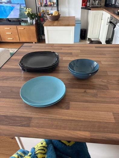 Plates & bowls