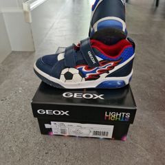 Geox Lights Trainers EU30 Soccer motif
