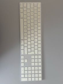 Apple A1843 Extended Bluetooth Wireless Keyboard