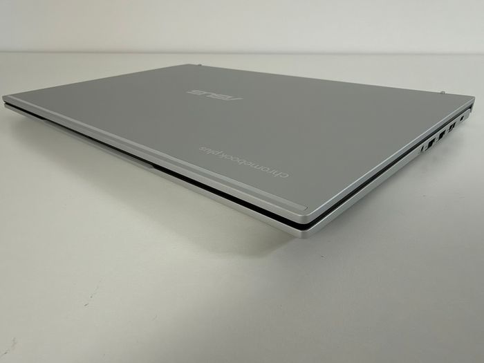 ASUS Chromebook Plus CX54 - As New / Touchscreen / Warranty