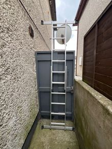 Expanding ladder 2.7m max