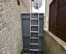 Expanding ladder 2.7m max