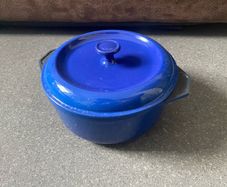 Round Cast Iron Casserole Dish with Lid Made in France Le Creuset style 24cm Blue