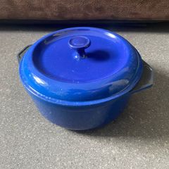 Round Cast Iron Casserole Dish with Lid Made in France Le Creuset style 24cm Blue