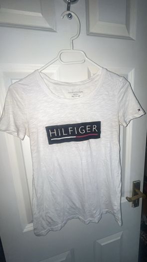 White Preppy Tommy Hilfiger T-Shirt in XXS