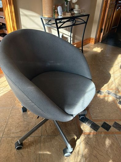 office/desk chair with wheels