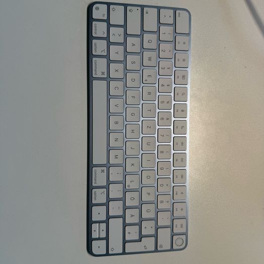 Apple Magic Keyboard with Touch ID Sky Blue German QWERTZ Model Number A2449