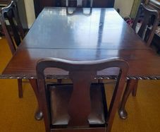 Vintage mahogany dining table and chairs