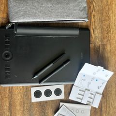 Wacom Intuos Pro Medium PTH-660 Graphics Tablet + Pen + Accessories