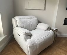 Recliner (electric power)