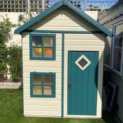 Kids play house