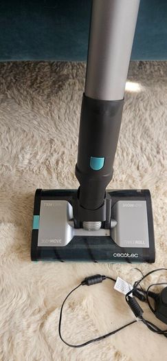 Cordless hoover