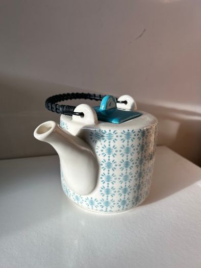 Carolyn Donnelly Tea Pot