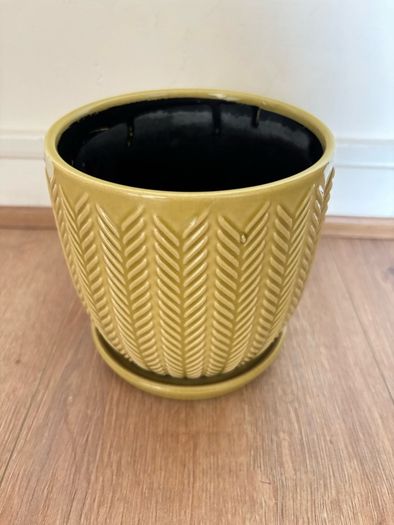 Ceramic plant pot