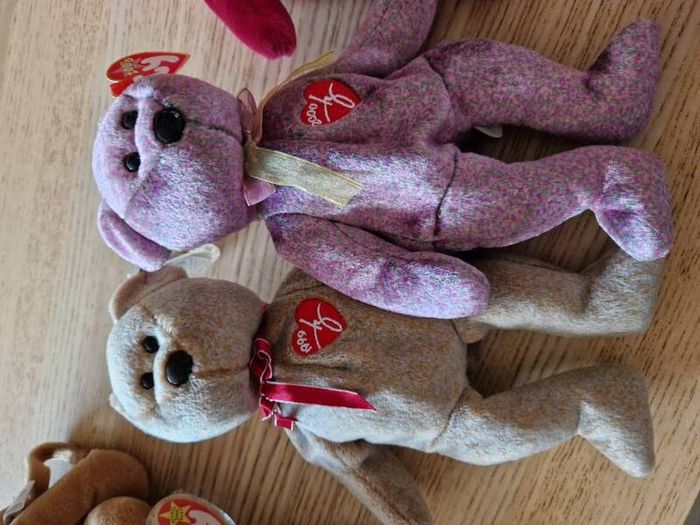 Beanie Babies 1999 and 2000 signatures bears