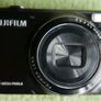 Fujifilm FinePix JX420 16MP Digital Camera plus SD card, charging cable, case Image 4