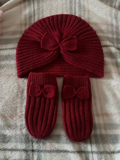 Girls hat and gloves